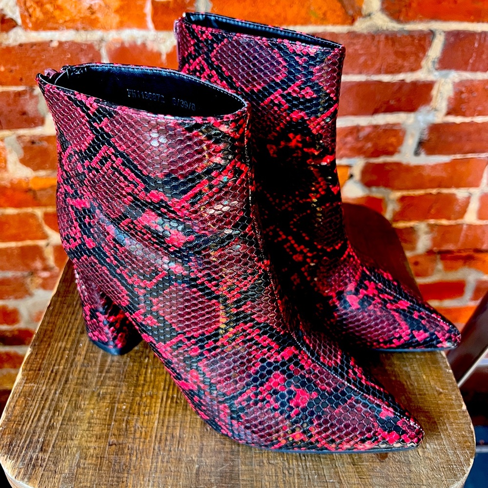 BooHoo Red Snake Skin Boots, Size 8US, 39EU